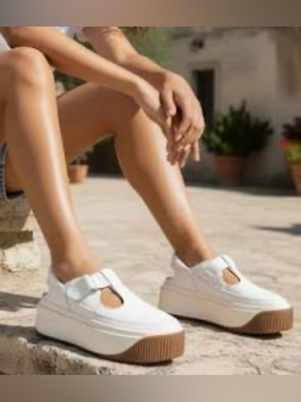 UGG EZ-Duzzit T-Strap Platform Shoes